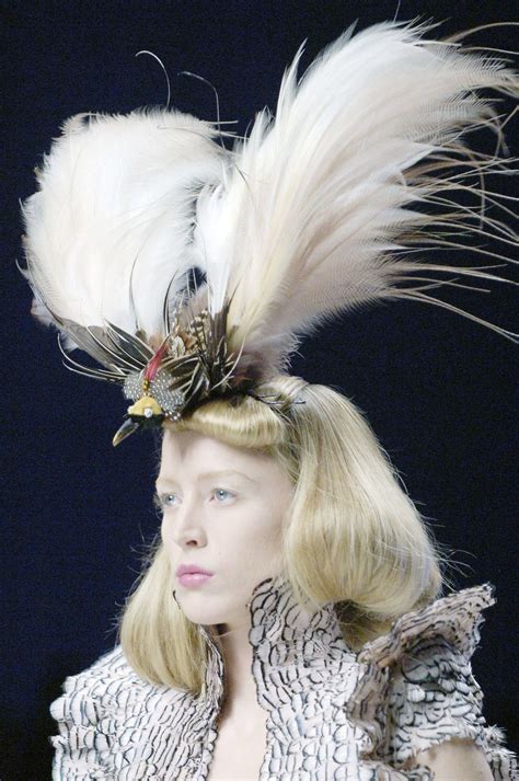 See 20 of Philip Treacy’s Most Incredible Catwalk Hats 